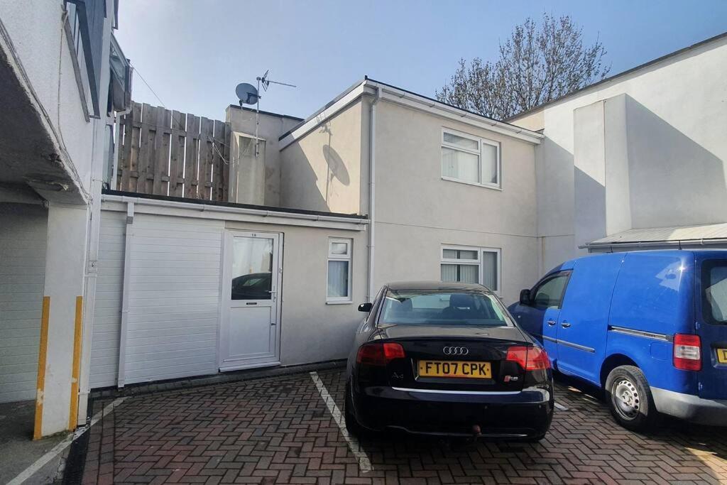 1 Bedroom FLAT, sleeps up to 5ppl, City Center Cardiff Buitenkant foto